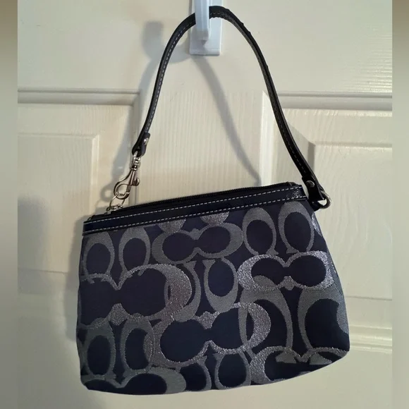 💙🩶Coach Signature Pattern Navy & Silver Wristlet. Leather trim, Silver Hardware. - Picture 3 of 9